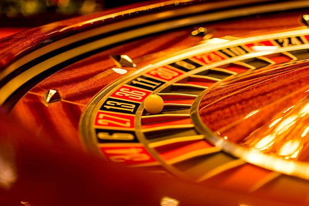 Lucky Neko slot game interface on koso4d showing reels and payout table